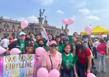 cerca de 27 mil personas se hicieron presentes en Monterrey.