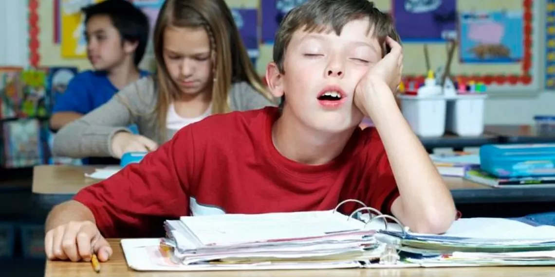 Estudiantes de educación básica se levantarán un poco más temprano.