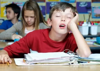 Estudiantes de educación básica se levantarán un poco más temprano.