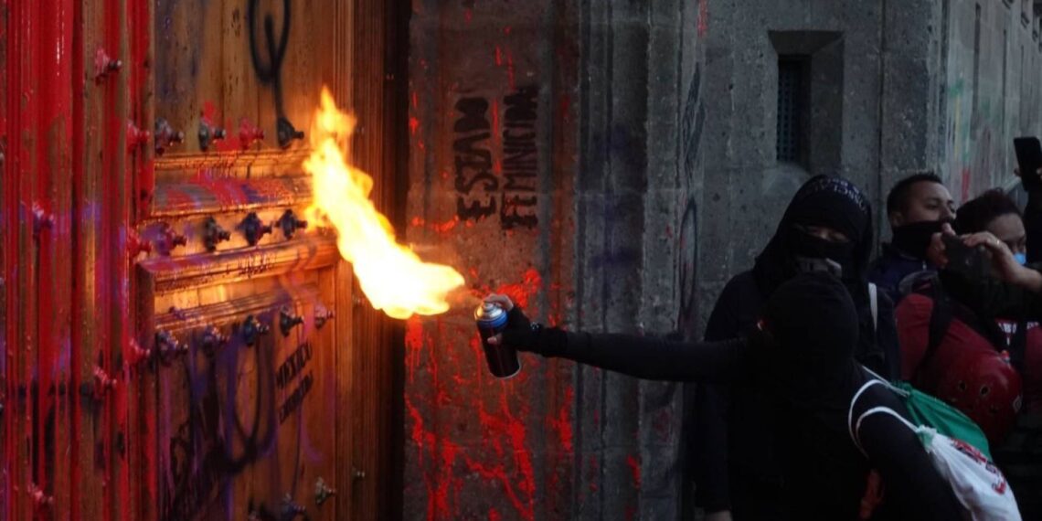 El feminismo radical no es bien visto por algunas feministas.