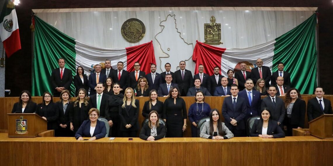 Los diputados y el gobernador pusieron en marcha la actual legislatura, hoy las fricciones están a al orden del día.