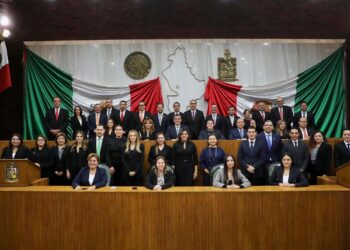 Los diputados y el gobernador pusieron en marcha la actual legislatura, hoy las fricciones están a al orden del día.
