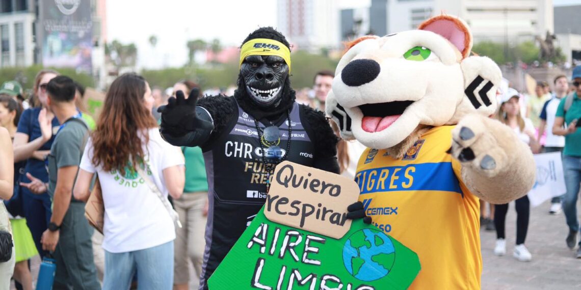 Exigen regios aire limpio