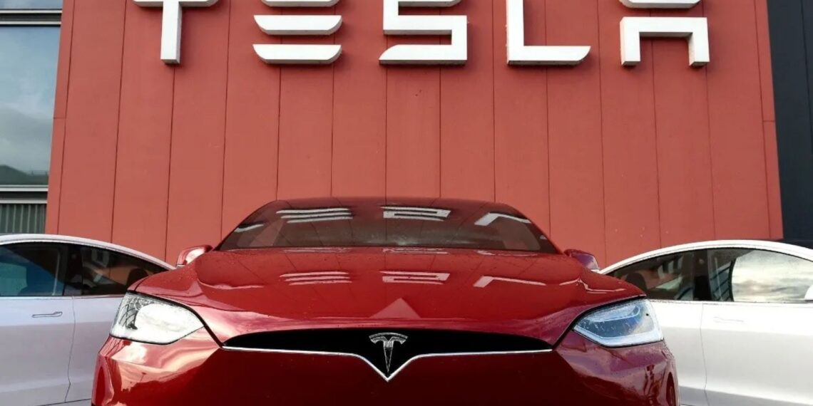 Pide agilización de trámites de Tesla