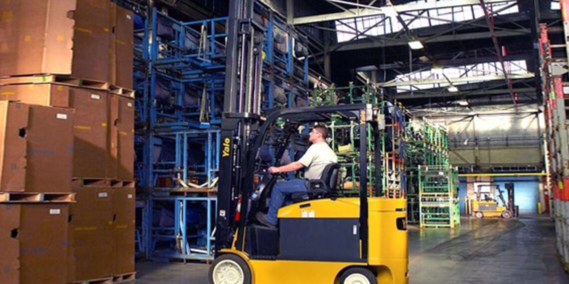 Capacitan a 200 operadores y operadoras de carga