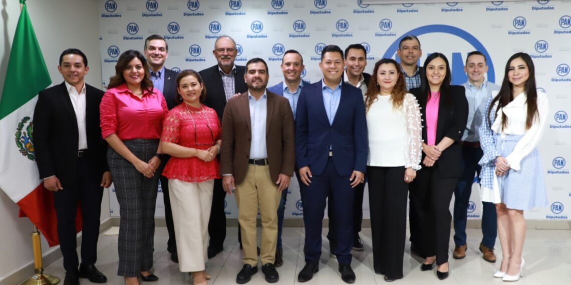 PAN en NL no se deja comprar