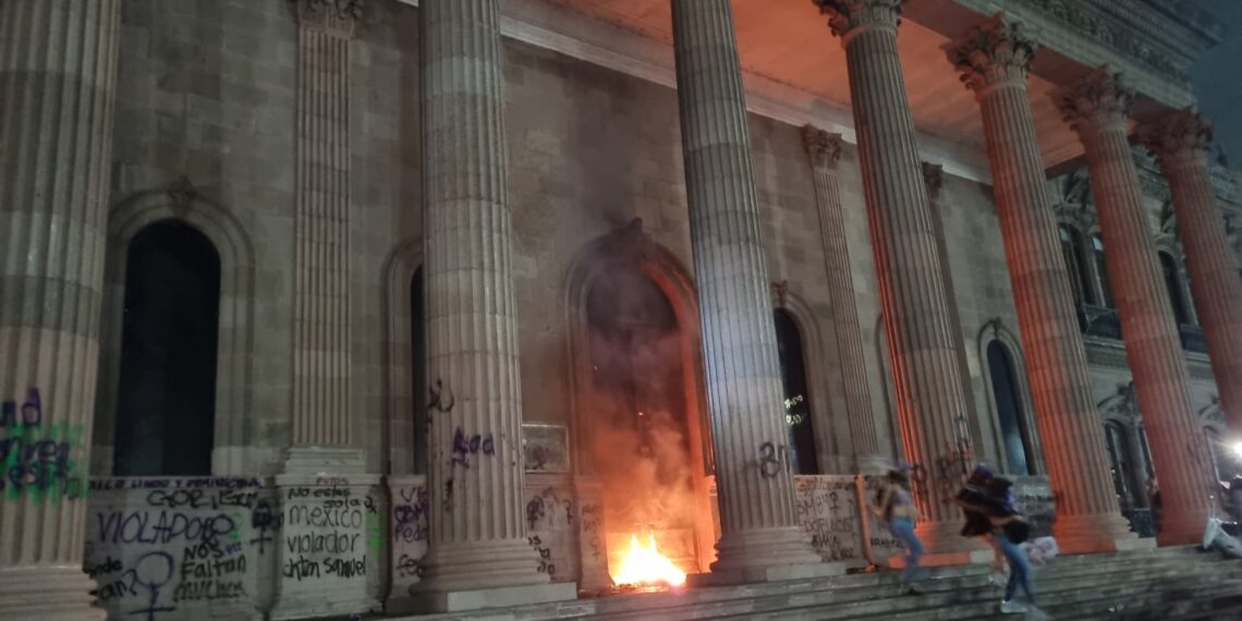 Al finalizar la marcha empezaron los disturbios mayores.