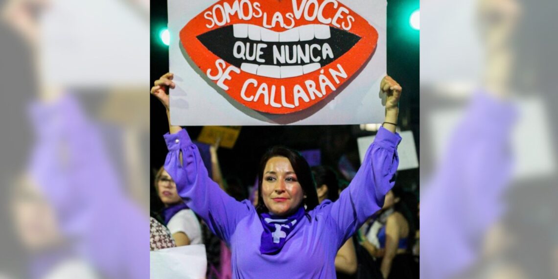 En el Congreso no se le permitió exponer.