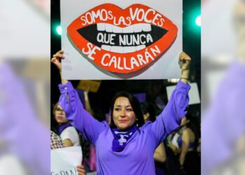 En el Congreso no se le permitió exponer.