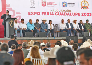 Samuel entrega apoyos a productores ganaderos