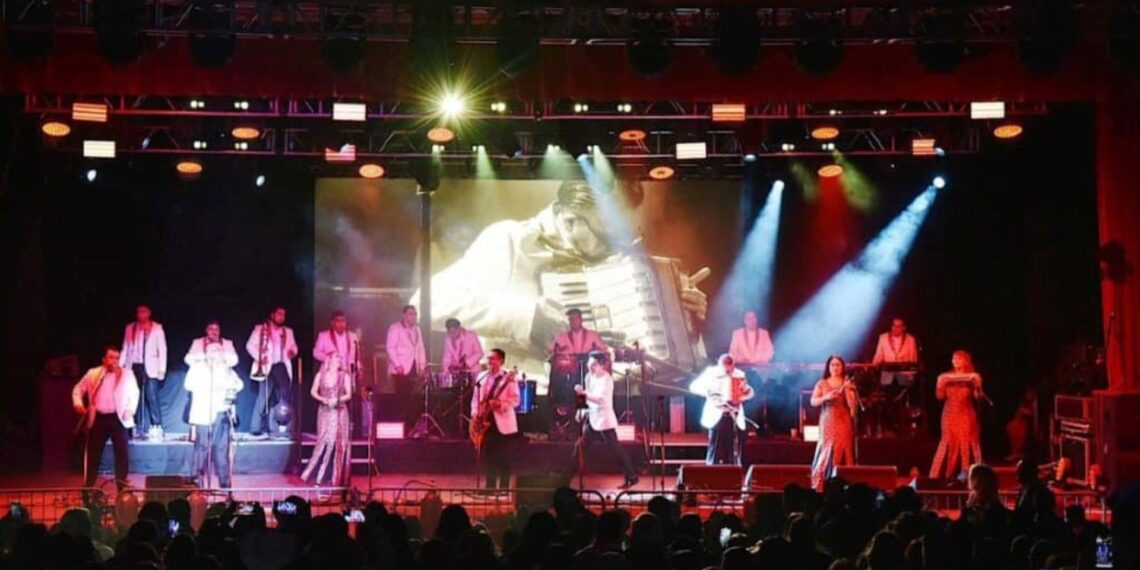 Dan fecha y nombres del próximo MacroFest