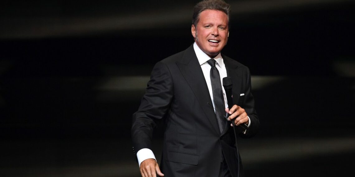 Tras cuatro años sin actividad, Luis Miguel volverá a los escenarios.