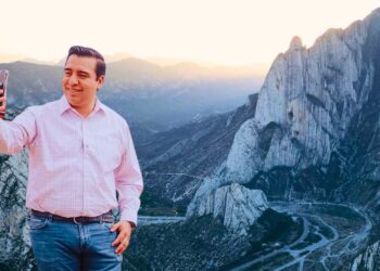 Aparentemente la compra se realizó a través de un prestanombres.