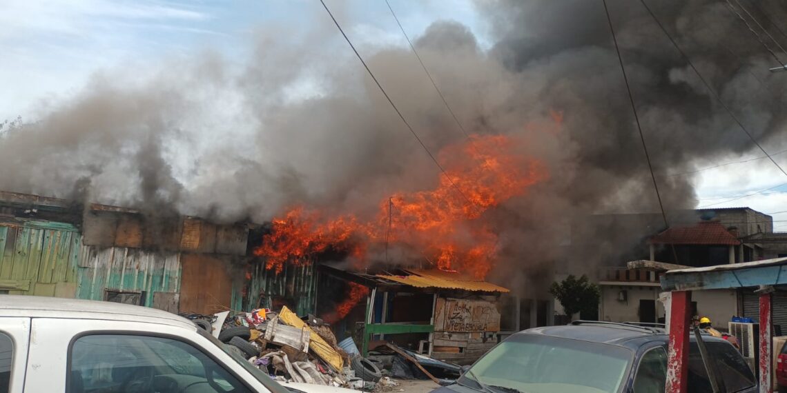 Arden tejabanes en Monterrey