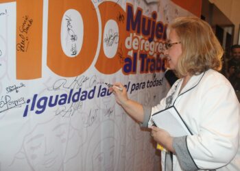 Preparará, a 100 mujeres para regresar a la vida laboral