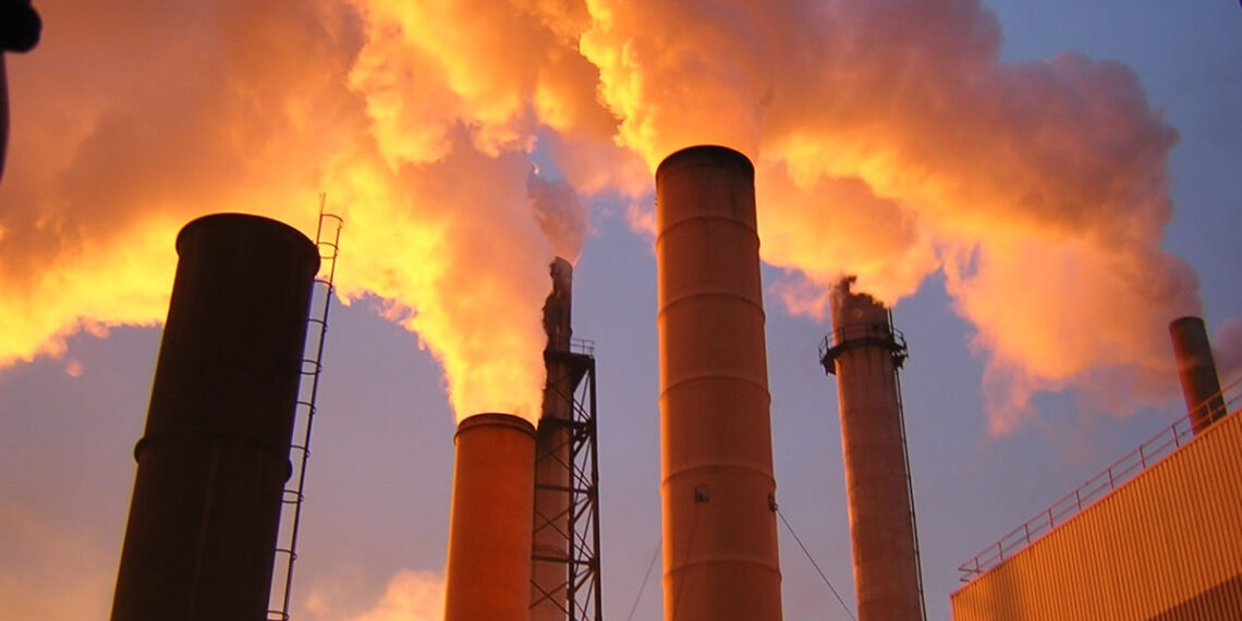 Se alinean empresas contaminantes para reducir emisiones