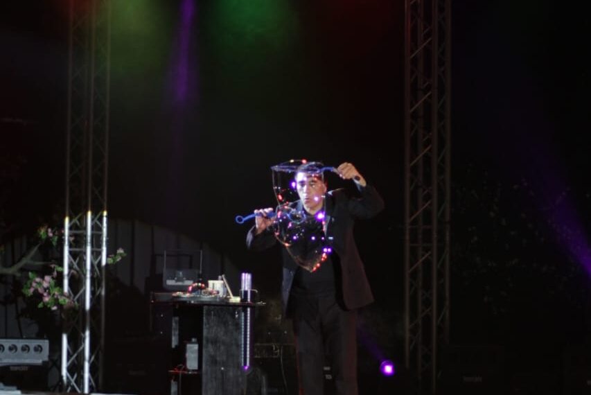 Triunfa Gazillion Bubble Show en Monterrey