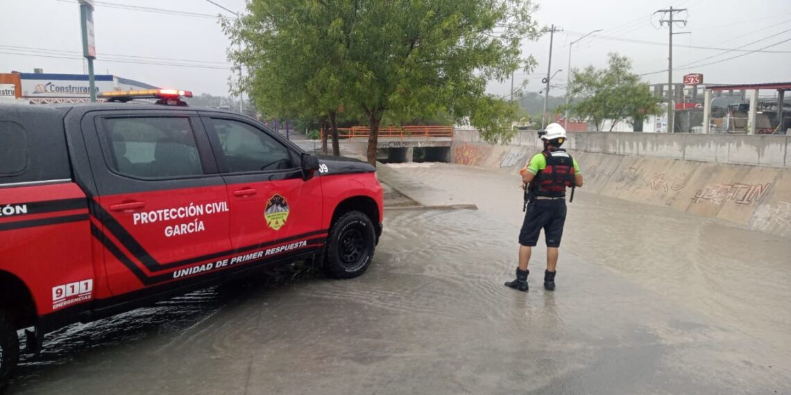 Lluvia “pega” fuerte a regios