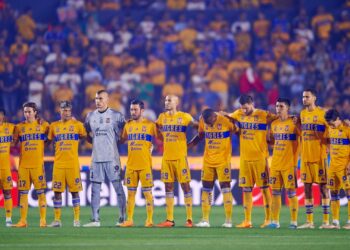 Tigres muestran “colmillos” en casa, los esconden de visita