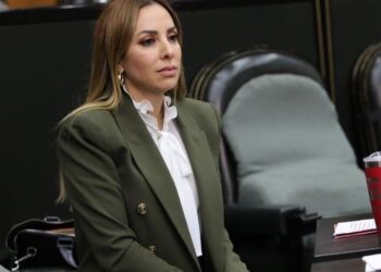 Llora diputada Perla Villarreal al denunciar persecución política