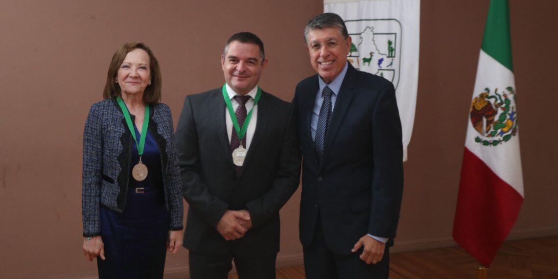 Distinguen a la UANL con la Presea al Mérito Pro Flora y Fauna Silvestre de NL