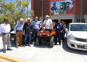 Dona San Pedro patrullas y mobiliario a municipios del sur