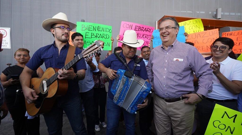 Nuevo León recibe a Ebrard con los brazos abiertos