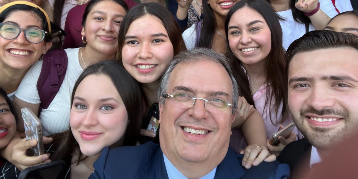 Marcelo Ebrard se adelanta y renuncia a la SRE