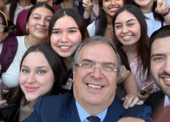 Marcelo Ebrard se adelanta y renuncia a la SRE