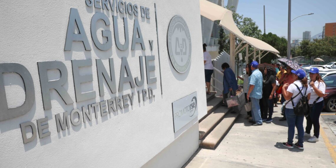 Acompaña alcalde a vecinos de San Nicolás a negociar con AyD