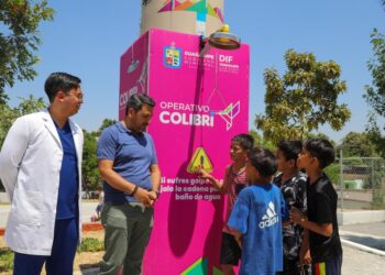 Guadalupe combate calor a regaderazos