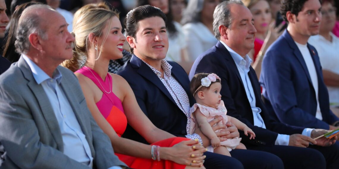 Mariana Rodríguez entrega nuevas Villas de “Capullos Renace”