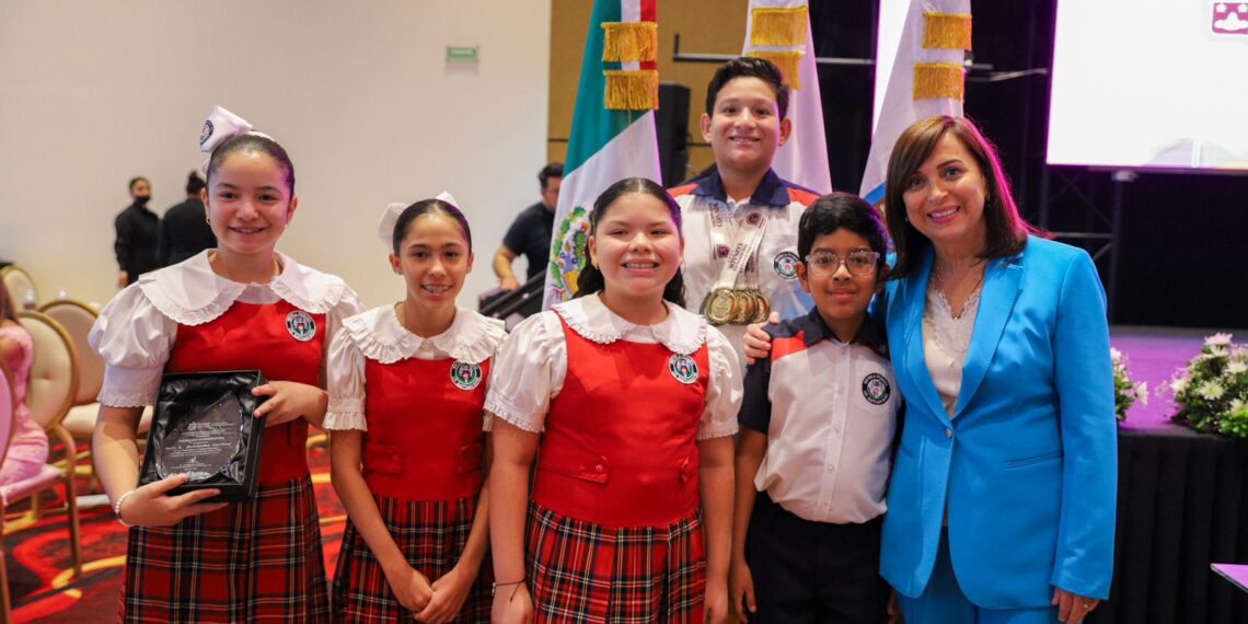 Guadalupe reconoce a sus alumnos más destacados