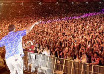 Romeo Santos brinda noche inolvidable a regios