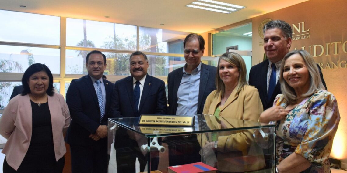 La Cátedra Dr. Agustín Basave Fernández del Valle fue instalada en la FFYL