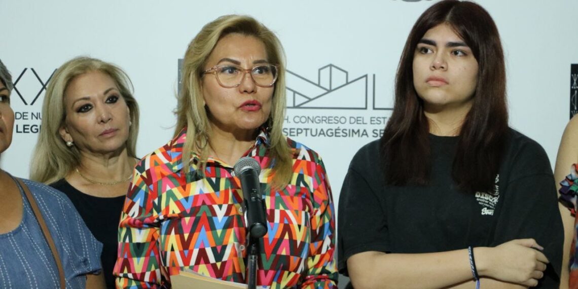 Renuncia de Alhinna Vargas sigue en suspenso