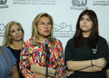 Renuncia de Alhinna Vargas sigue en suspenso