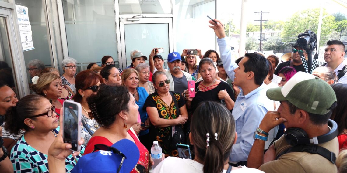 Respalda Daniel Carrillo a vecinos ante falta de agua