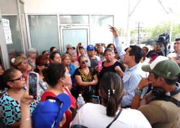 Respalda Daniel Carrillo a vecinos ante falta de agua