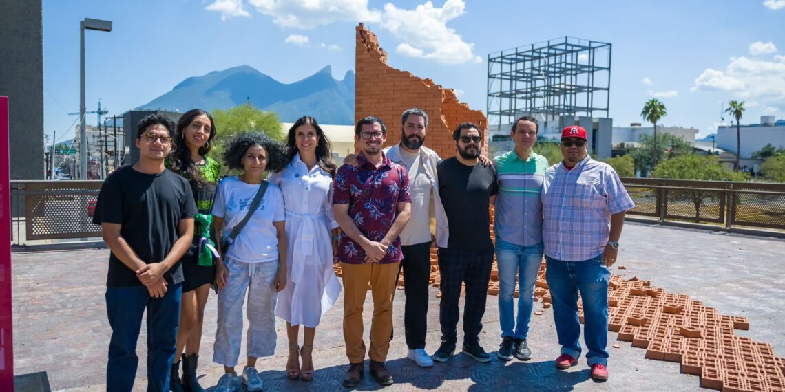 FISL inaugura Paradojas Urbanas en la Macroplaza
