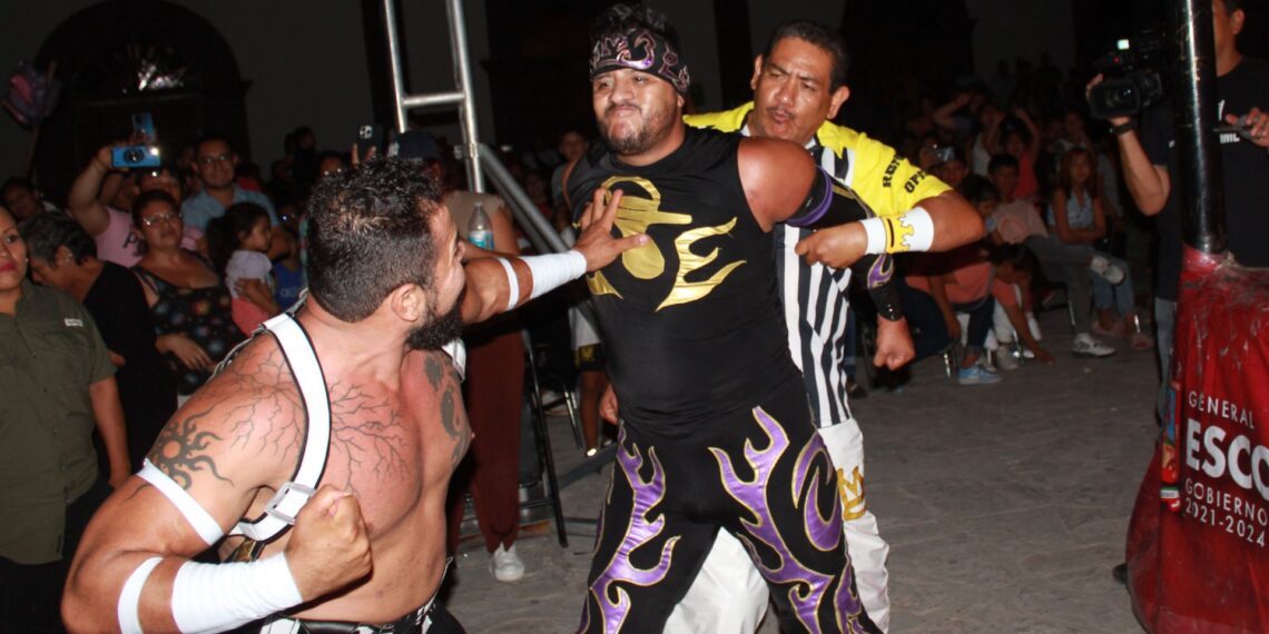 Símbolo queda pelón en EscobedoManía