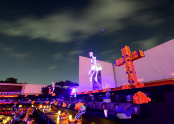 Busca FISL Récord Guinness con Mega Altar de Muertos