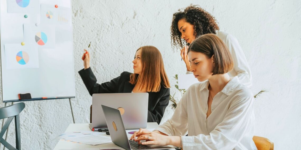 Reactivará Heineken a mujeres profesionistas