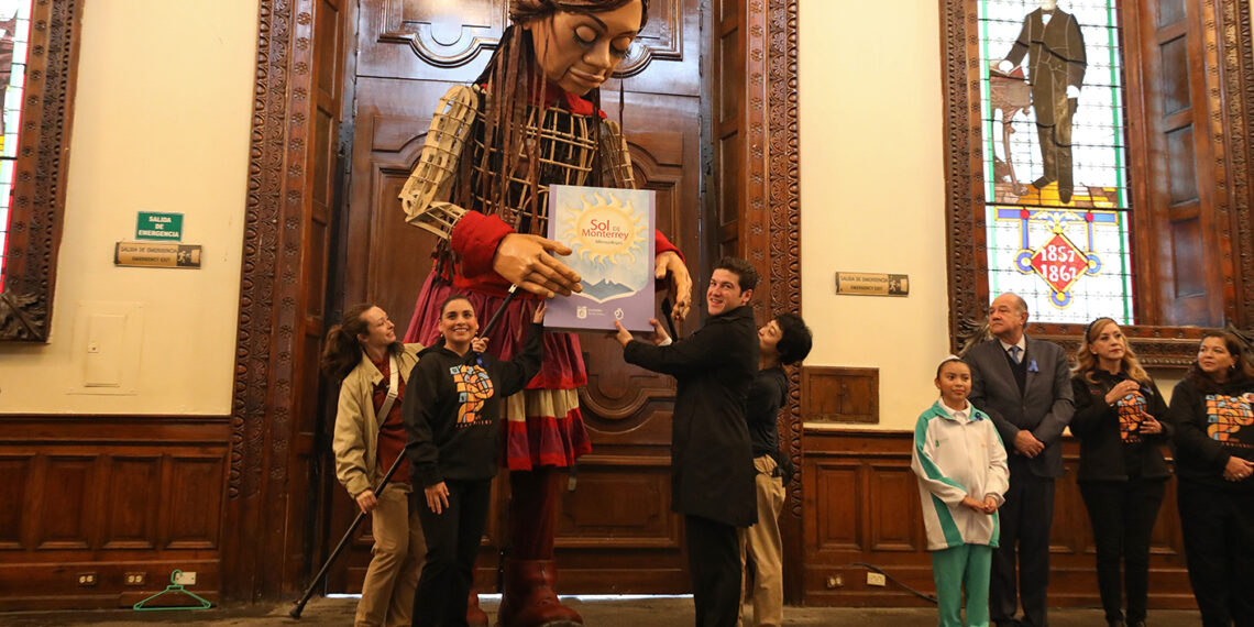 Amal, símbolo de derechos humanos, visita Nuevo León