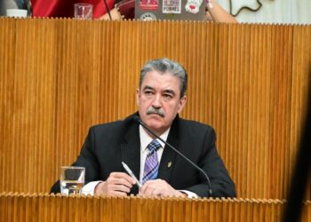 Desairan a secretarios de Movilidad y Medio Ambiente en el Congreso