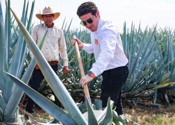 Samuel hace compromiso con tequileros