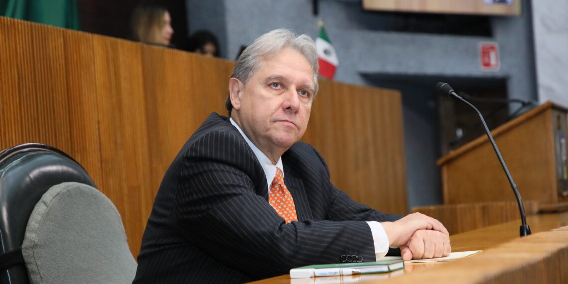 Titular de Agua y Drenaje deja insatisfechos a diputados