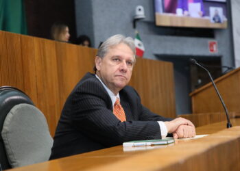 Titular de Agua y Drenaje deja insatisfechos a diputados