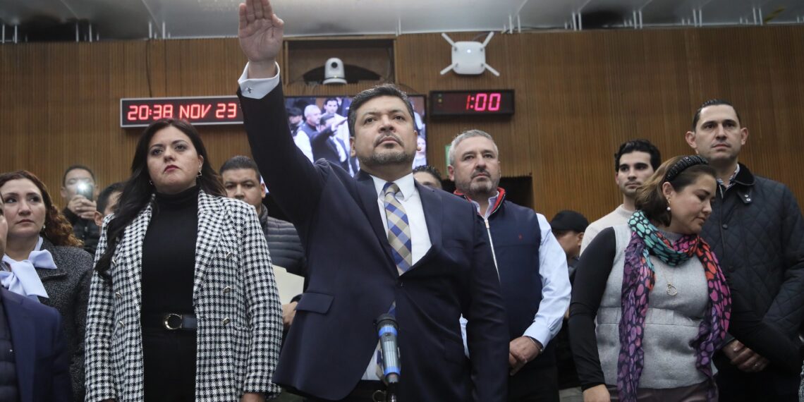 En medio de “trifulca” nombran a Luis Orozco Gobernador Interino