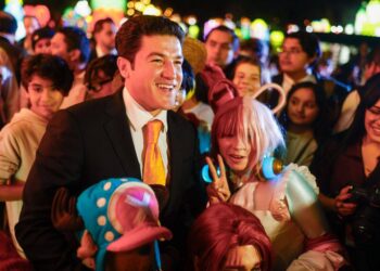 Encienden “Luztopía, navidad en Hollywood”